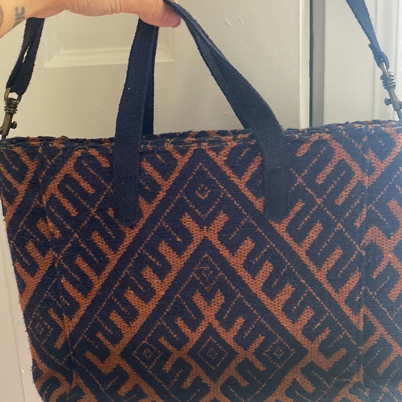 Universal Thread satchel - Picture 2 of 3